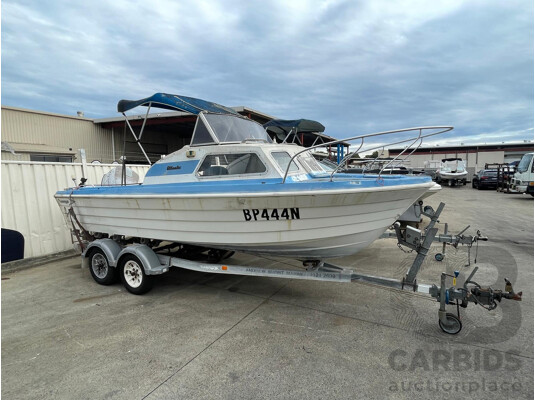 NO RESERVE - Savage Atlantic Half Cabin, 200HP Johnson Engine, Dual Axle Trailer - photo 1