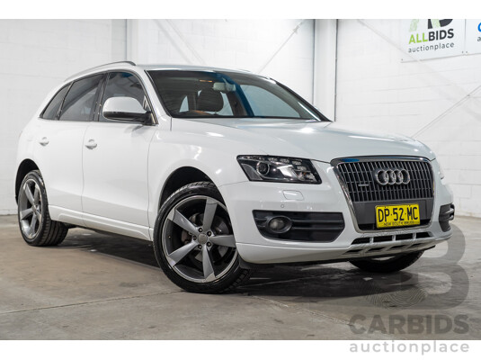 06/2011 Audi Q5 2.0 TFSI Quattro (AWD) 8R MY12 4D Wagon White Turbo 2.0L - photo 1