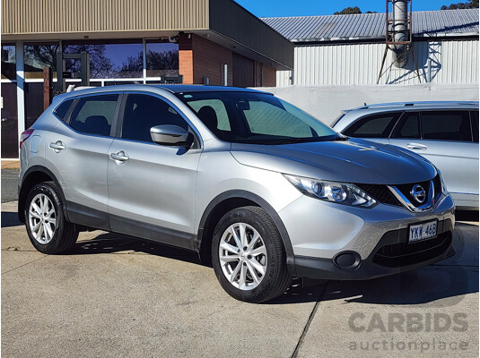 02/2015 Nissan Qashqai ST (4x2) J11 4d Wagon Silver 2.0L - photo 1