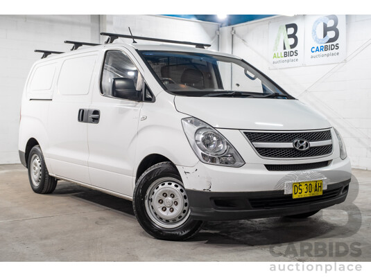 07/2013 Hyundai iLoad TQ MY13 4d Van Creamy White Turbo Diesel 2.5L - photo 1