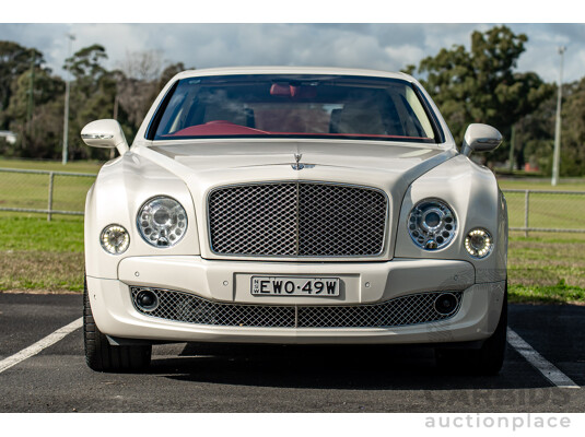 08/2013 Bentley Mulsanne (Mulliner & Premiere Specification) 3Y 4d Sedan Ghost Pearl White Twin Turbo V8 6.8L - photo 1