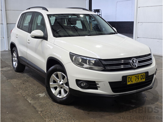 03/2013 Volkswagen Tiguan 103 TDI (AWD) 5NC MY13.5 Candy White Turbo Diesel 2.0L - photo 1