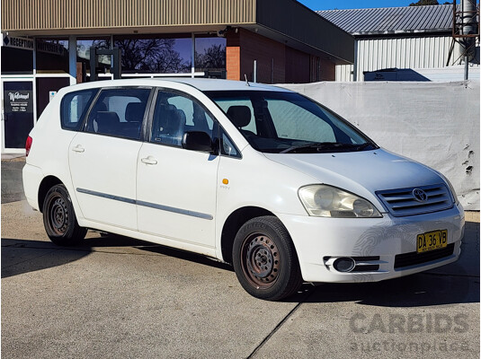 08/2002 Toyota Avensis Verso GLX ACM20R 4d Wagon White 2.0L - photo 1