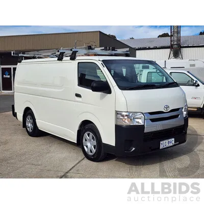 04/2016 Toyota Hiace LWB KDH201R MY15 4d Van White 3.0L