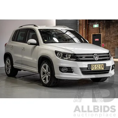 10/2014 Volkswagen Tiguan 155 TSI R-Line (4x4) 5NC MY15 4d Wagon White Turbo Diesel 2.0L