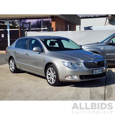 12/2012 Skoda Superb 118 TSI Ambition 3T MY12 4d sedan Beige 1.8L