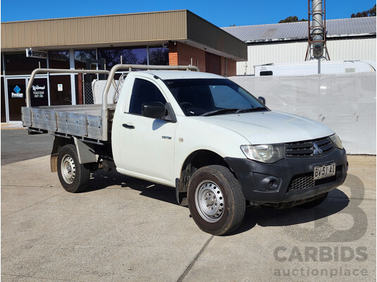 05/2013 Mitsubishi Triton GL MN MY13 C/Chas White 2.4L - photo 1