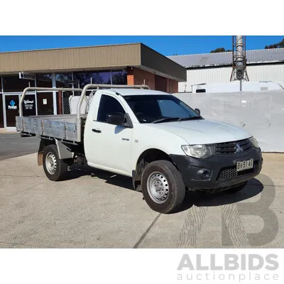 05/2013 Mitsubishi Triton GL MN MY13 C/Chas White 2.4L