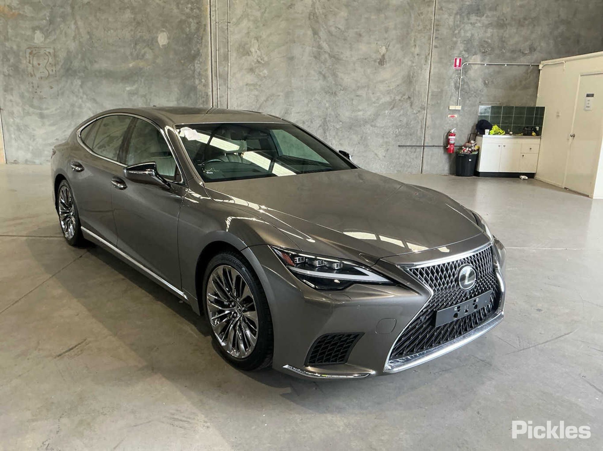2021 Lexus LS - photo 1