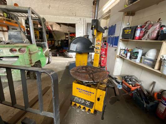 Bradbury WC5201 Pneumatic Automatic Tyre Changer 240v - photo 1