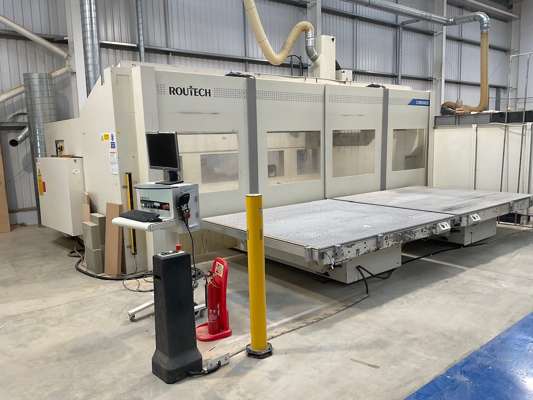 2008 SCM Routech Chronos 5-Axis Woodworking CNC Machine Centre 415V