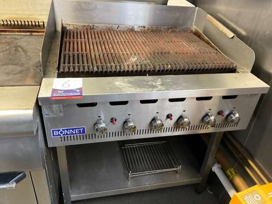 Bonnet / Hobart BCB900 Gas Grill on Stand - photo 1