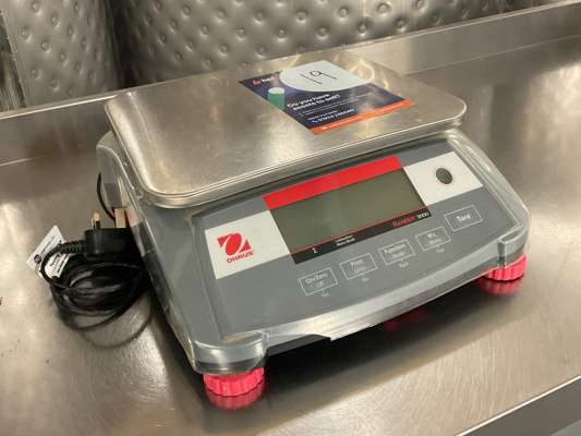 Ohaus Ranger 3000 Digital Scales 240v — photo 1