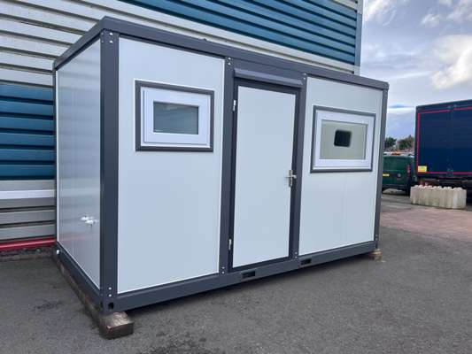 7ft x 13ft Sleeper Unit — photo 1