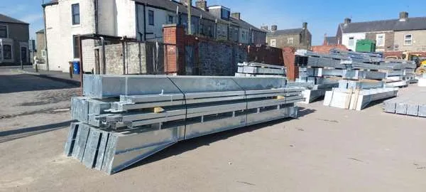 Unused Galvanised Steel Frame Agricultural Building - 80' x 40' x 20' with Purlins