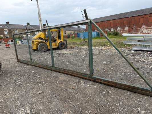 Cantilever weld mesh gate 6.5m (w) x2m (h) - photo 1