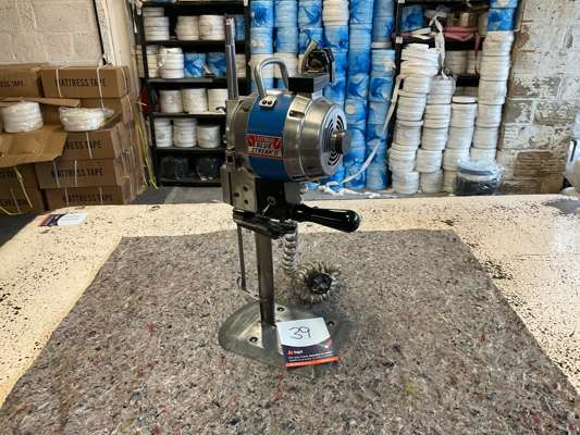 Eastman Blue Streak II Straight Knife Cutting Machine 240V - photo 1