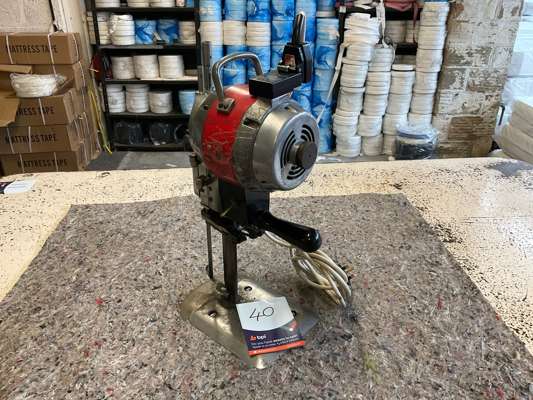 Eastman Straight Knife Cutting Machine 240V - photo 1