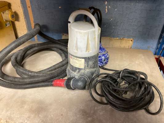 Performance Power Submersible Pump 240V - photo 1