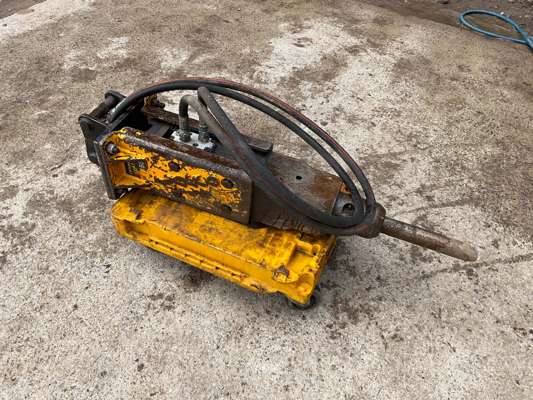 Indeco 150 Hydraulic Breaker Attachment - photo 1