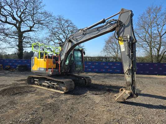 2021 Volvo EC140EL Tracked Excavator - photo 1