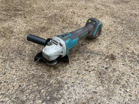 Makita Cordless Angle Grinder Body - photo 1