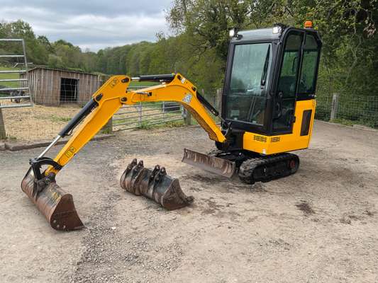 2021 JCB 15C-1 Compact Rubber Tracked Excavator - photo 1