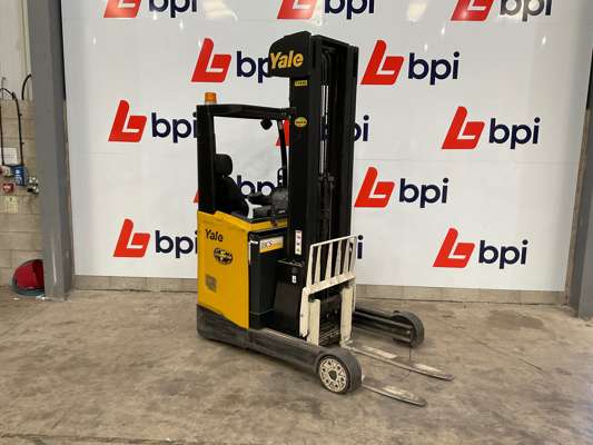 2015 Yale MR16 1.6T Electric Reach Truck c/w Spare Battery - photo 1