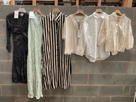 30 x Mixed Ladies Clothing Bundle / Assorted Dresses, Blouses & Shirts by Day, Suncoo & Fabinne Chapot, Mixed Sizes, Total RRP c£3,800 - photo 1