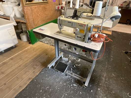 Brother Exedra ES-40 DB2-B737-413 Single Needle Lockstitch Sewing Machine 240V - photo 1