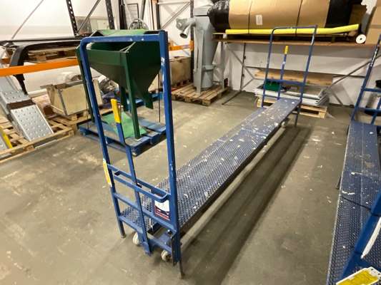 Mobile Metal 2 Tread Access Step - photo 1