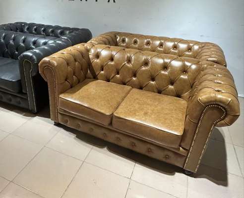New Packaged Leather Chesterfield 2-Seater Sofa in Tan - photo 1