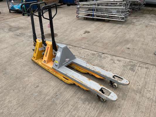 3 x Hydraulic Pallet Trucks 2500kg - photo 1