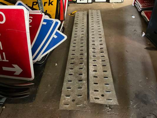 Pair Of Trailer Ramps 2.5m - photo 1