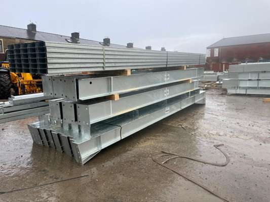 Unused Galvanised Steel Frame Agricultural Building 100' x 40' x 16' with Purlins