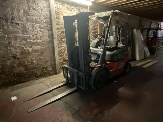 2001 Toyota 42-7FGF25 Gas Forklift Truck