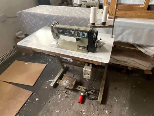 Brother Exedra ES-100 DB2-B737-913 Single Needle Lockstitch Sewing Machine 415V - photo 1