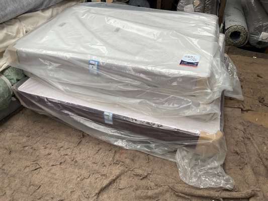2 x Dream Vendor 4’6” Low Divan Bases - photo 1
