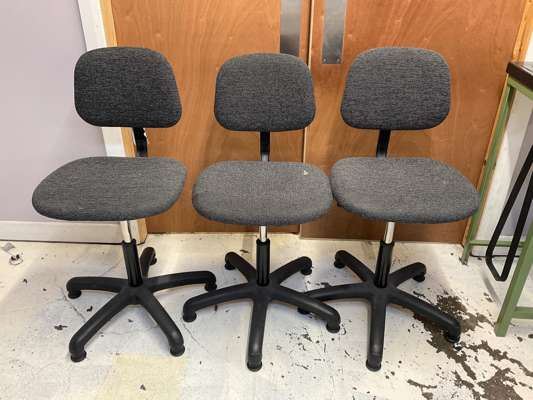 7 x Charcoal Grey 5 Leg Machinist Chairs