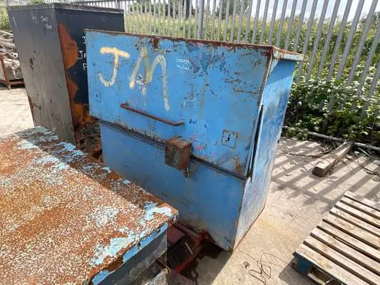 Metal Tool Storage Chest