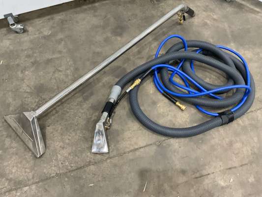 2 x Carpet/Upholstery Cleaning Attachments - photo 1