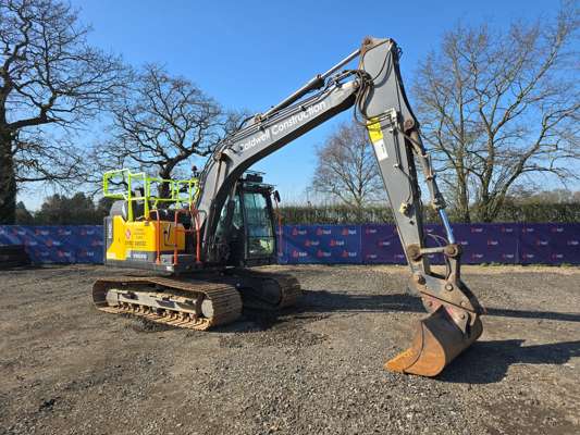 2023 Volvo EC140EL - Excavator - photo 1