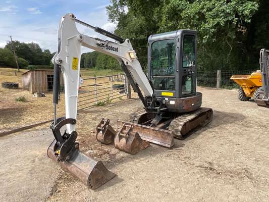 2012 Bobcat E26 Rubber Tracked Excavator - photo 1