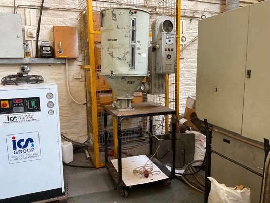 SHD Hopper Dryer 415V on Mobile Stand - photo 1