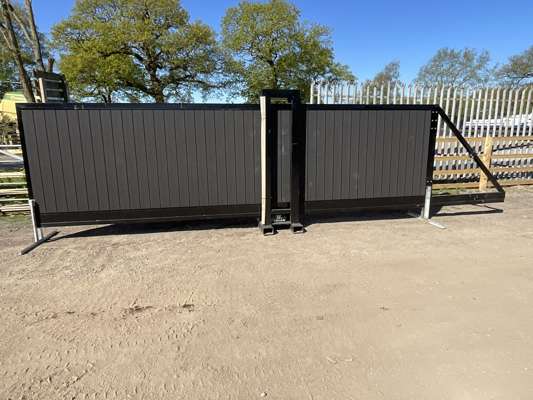 Unused 2025 XPF20MS Electric Cantilever Sliding Gate 240V - photo 1