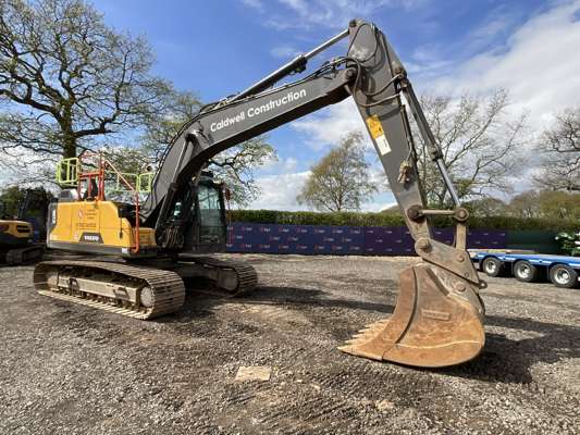 2021 Volvo EC220EL 22T Tracked Excavator - photo 1