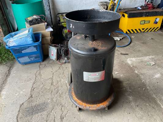 Castrol Portable Oil Drainage Tank - photo 1