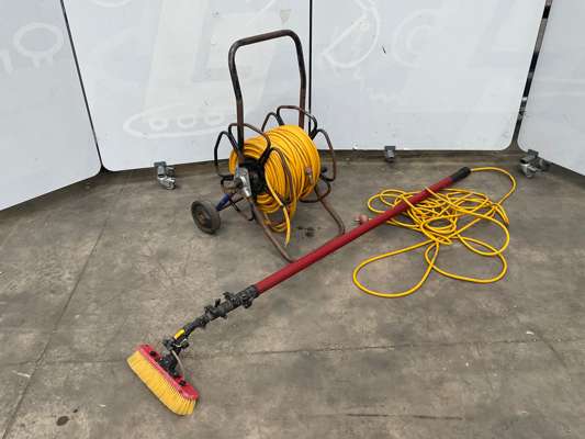 Window Cleaning Hose Reel & Gardiner 5 Section Telescopic Window Cleaning Brush