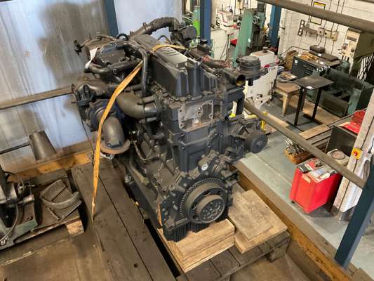 Reconditioned Paccar Diesel Engine - photo 1