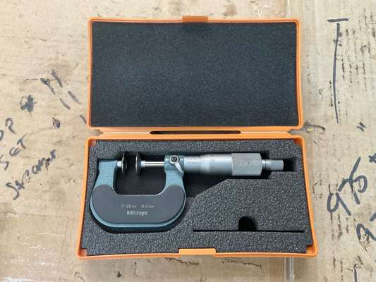 Mitutoyo 0-25mm Micrometer - photo 1